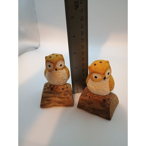 Owl Salt And Pepper Shakers Vintage On A Log Made In Taiwan Ceramic Bird 3" Tall - Picture 9 of 10